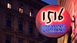 Enseigne de la 1516 Brewing Company en hiver.