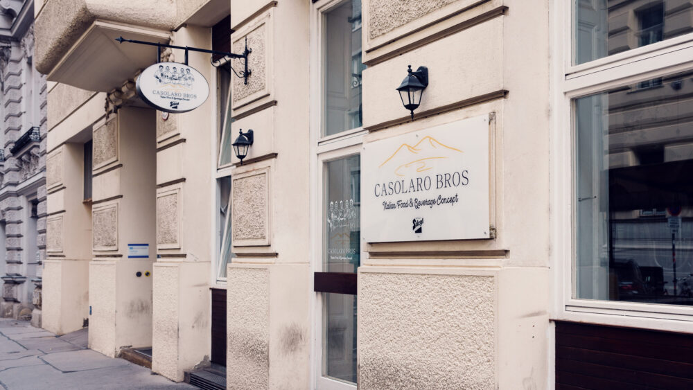 Casolaro Bros is an Italian-inspired restaurant in Vienna, offering a blend of modern and traditional Italian dishes.