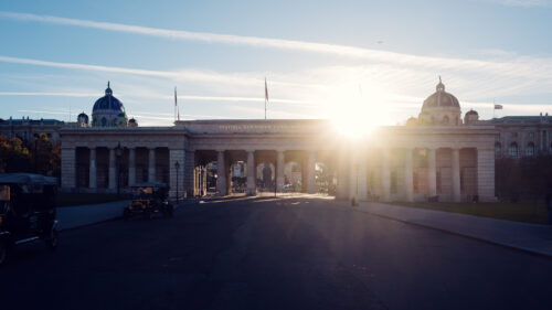 Main gate of Heldenplatz seen from the Ringstraße side.