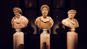Bustos de los emperadores romanos Septimio Severo y Marco Aurelio en el Museo de Historia del Arte de Viena.