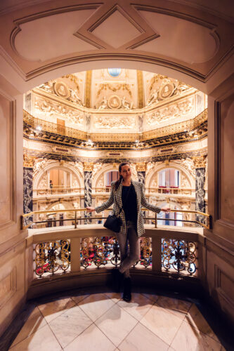 Wunderschöner Fotospot mit Blick auf das Café-Restaurant des Kunsthistorischen Museums Wien