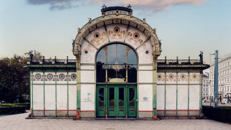 Front view of Otto Wagner Pavillon.