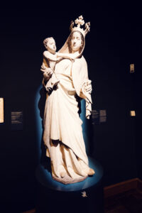 Colección de esculturas en las galerías de El Belvedere.