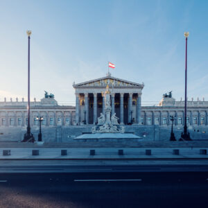 Das historische österreichische Parlamentsgebäude, ein Symbol der Demokratie in Wien.