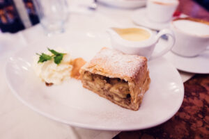 Apfelstrudel tradizionale viennese al Café Central.