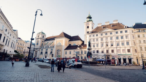 Panoramic view of Freyung Square, capturing Vienna's historic charm and lively atmosphere.