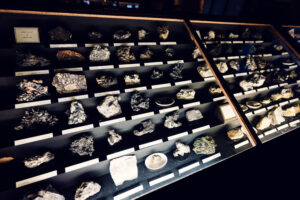 Colección de minerales de plata en el Museo de Historia Natural de Viena.