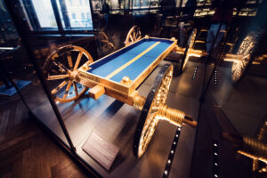 Carroza de gala en el Museo de Historia Natural de Viena con un carruaje imperial en la colección histórica.