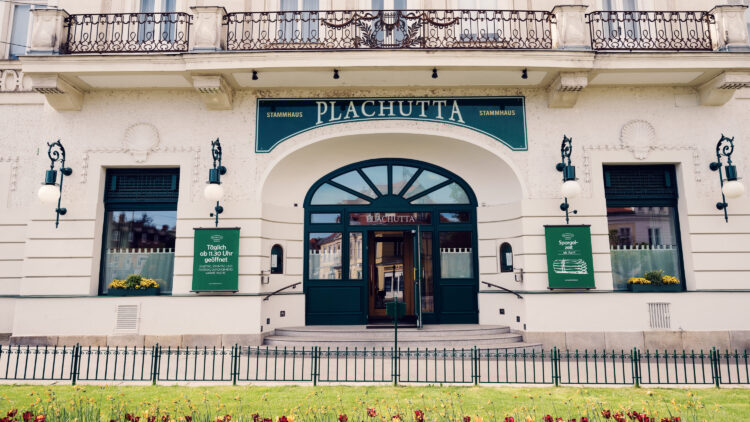 Entrance of Plachutta Stammhaus Hietzing with classic signage and traditional details.