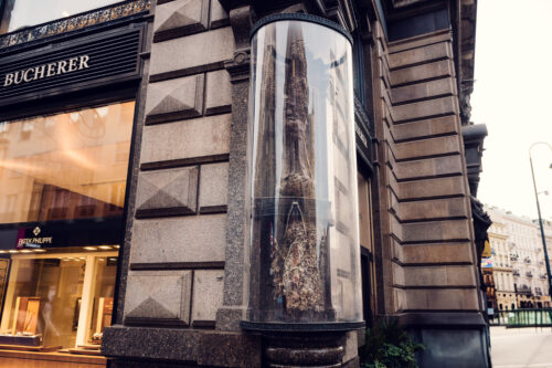 Historic Stock im Eisen at the corner of Kärntner Straße, a mysterious tree trunk filled with medieval nails.