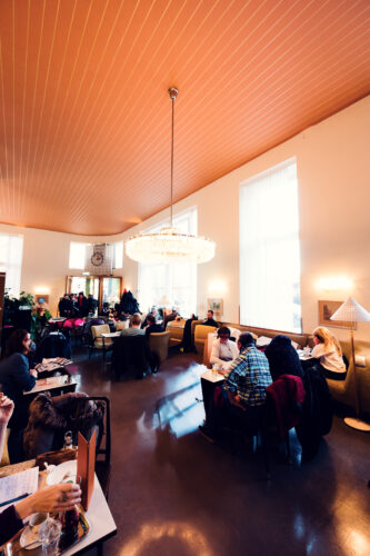 Mid-century elegance at Café Prückel, where 1950s design meets timeless Viennese coffee culture..