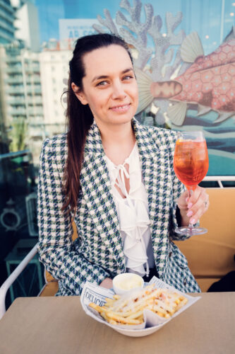 Cheers with Aperol Spritz at Motto am Fluss.