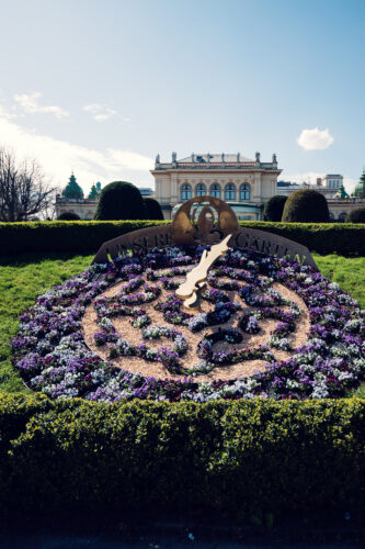 Stadtpark's famous flower clock in seasonal bloom.