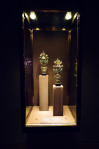 Bouquet de fleurs serti de pierres précieuses au Trésor impérial de Vienne.