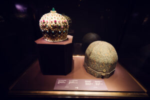 Couronne de Saint-Étienne au Trésor impérial de Vienne.