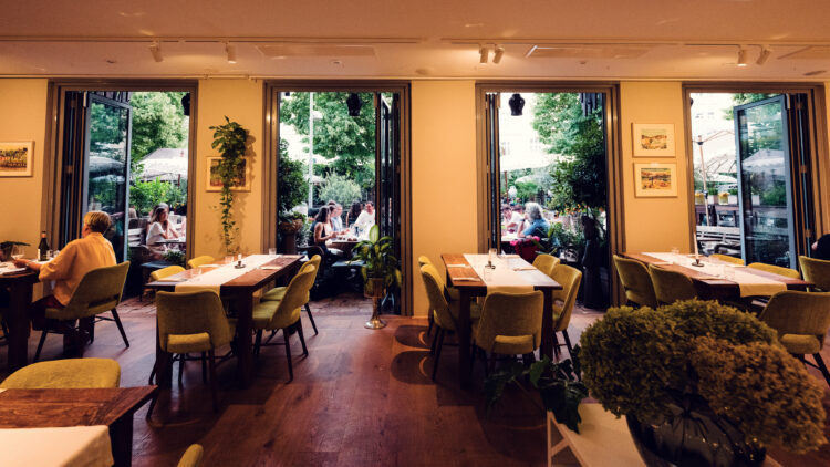 Interior design of Lucullus restaurant Vienna with elegant dining room atmosphere and sophisticated decor.