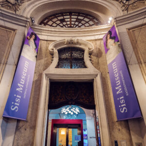Historisches Eingangstor zum Sisi-Museum-Bereich der Hofburg in Wien.