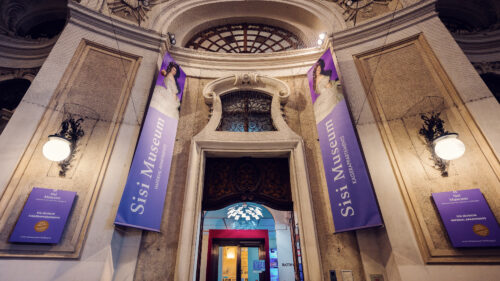 Historisches Eingangstor zum Sisi-Museum-Bereich der Hofburg in Wien.