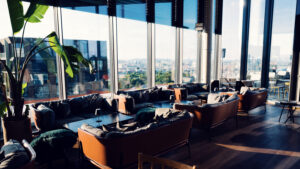 Vista del horizonte de Viena desde la Aurora Rooftop Bar.