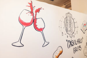 Arte moderno en el Casolaro Bros de Viena con interpretaciones de artistas locales sobre la cultura culinaria italiana.