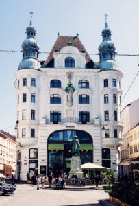 Facciata del Lugeck Figlmüller nel centro storico di Vienna.