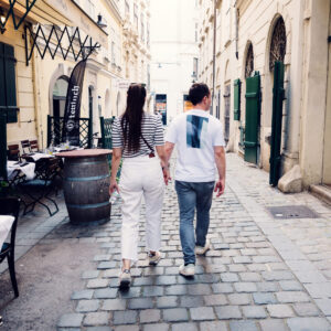 Adriana and Mario viewing art galleries in Vienna First District Innere Stadt cultural quarter.