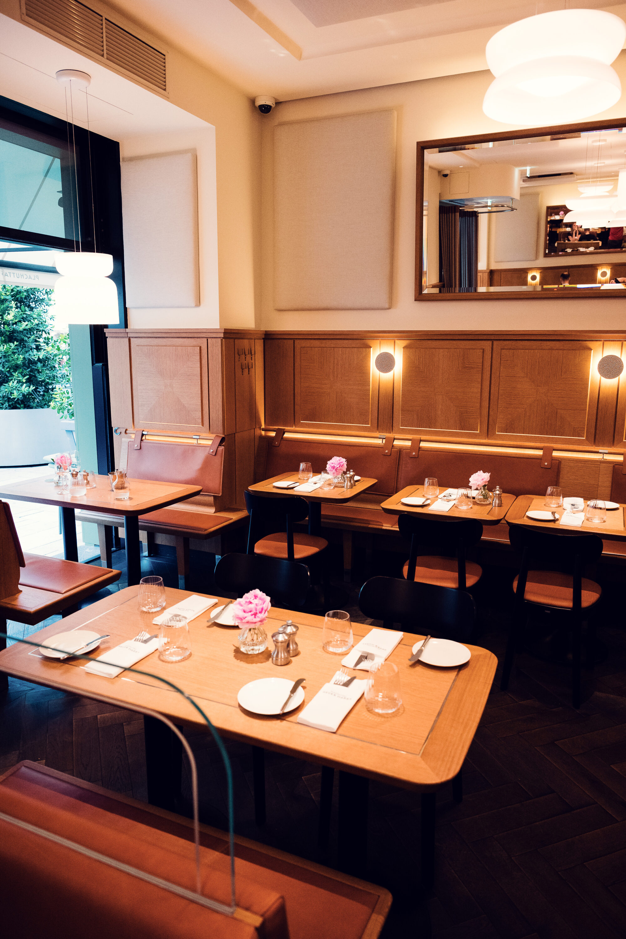 Cozy interior of Plachutta's Neuer Markt in Vienna.
