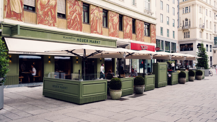 Plachutta´s Neuer Markt outdoor terrace on Neuer Markt square, Vienna.