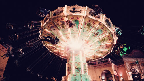 Festive atmosphere at Wintermarkt Riesenradplatz.