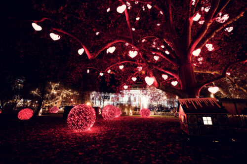 Heart-shaped decoration at Rathaus Christmas Market.
