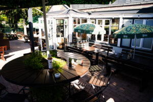 Charming seating area on the terrace of Luftburg Kolarik, ideal for casual dining and socializing.